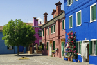 Burano : la place avec la maison bleue