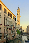 Hôtel Liassidi Palace et le campanile de San Giorgio dei Greci